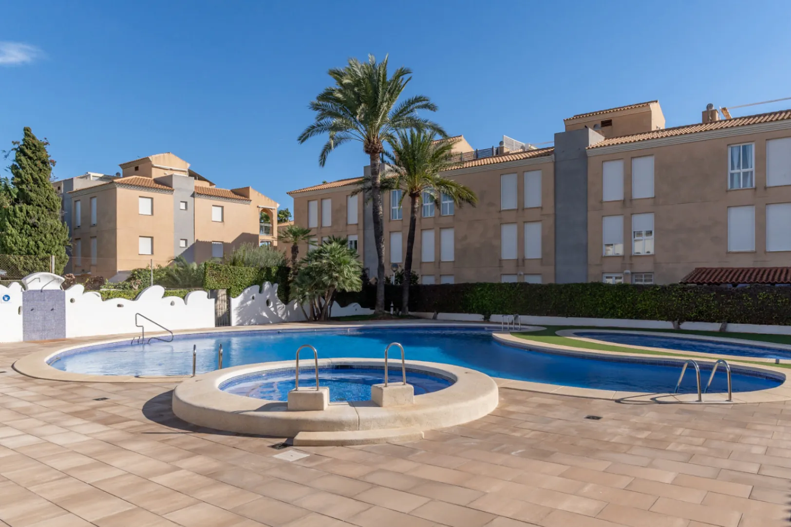 4798A - Exclusivo Adosado en Jávea, a 500m. del mar, con 4 dormitorios y piscina comunitaria