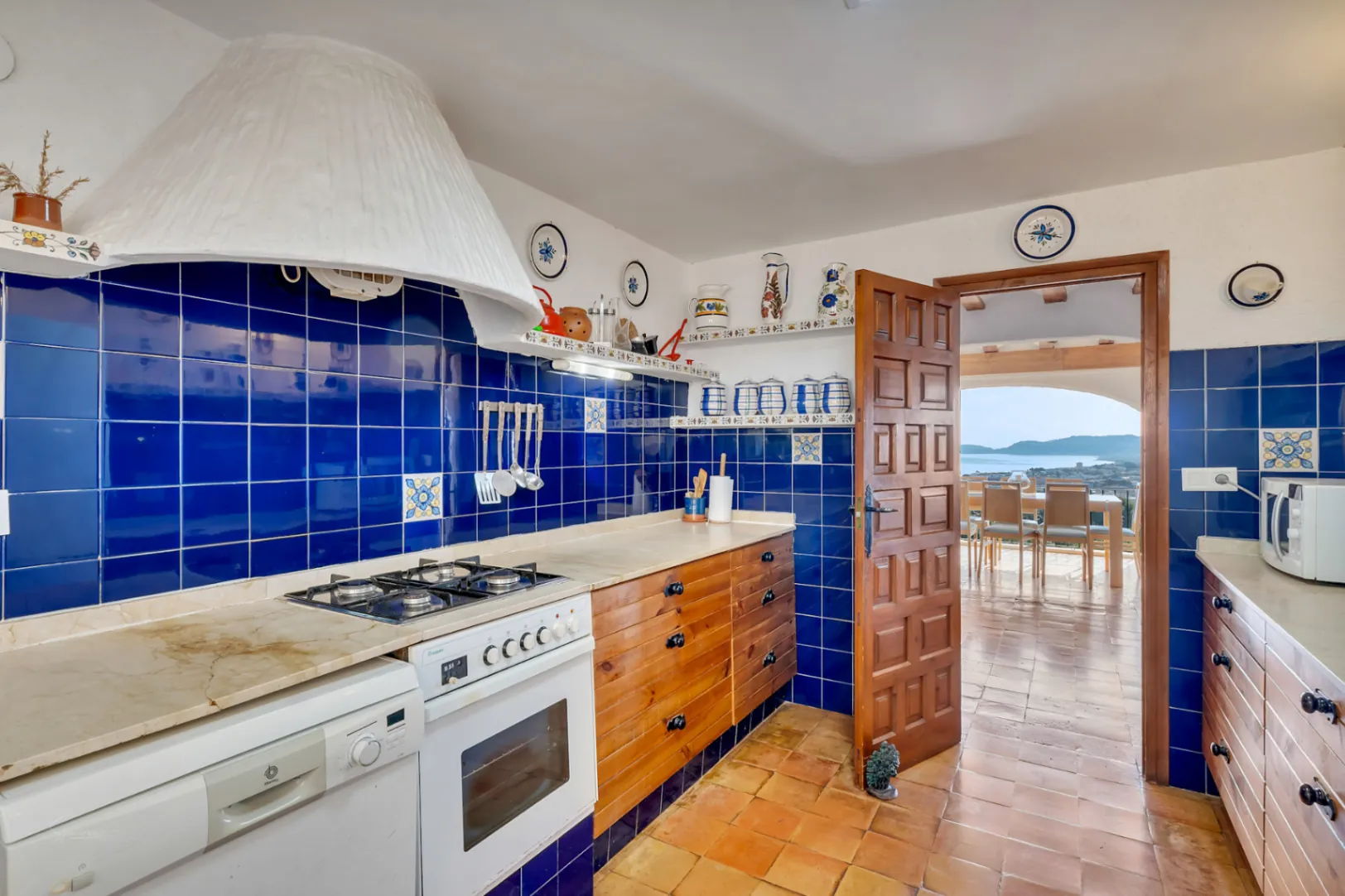 4668 - Villa mediterranea con impresionantes vistas al mar y montaña