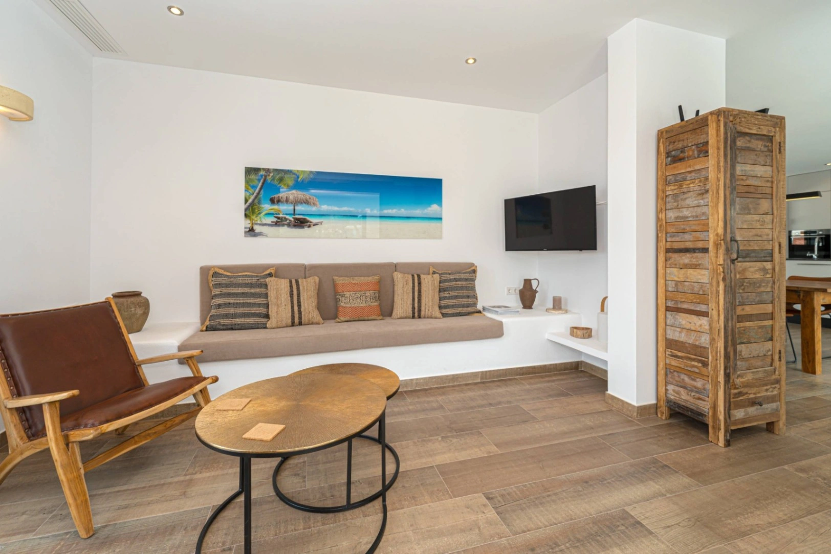 CRCH1029 - Villa moderne orientée plein sud, à seulement 250 mètres de la mer et de la crique Blanca à Jávea.