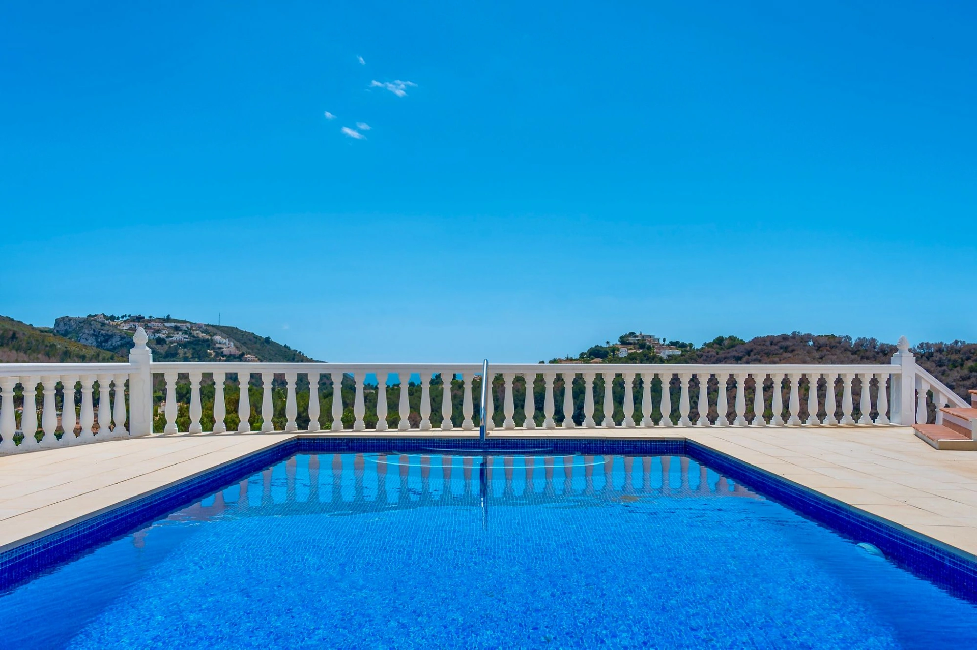 Villa con vistas al mar Mediterráneo con jacuzzi y sauna en venta en Moraira