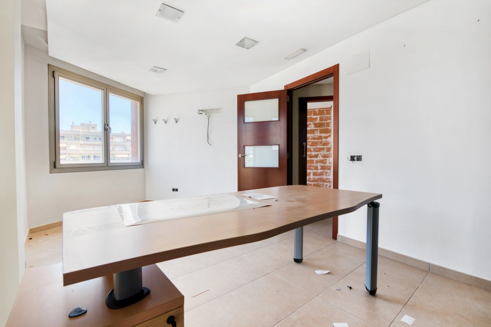 CRP067891 - Prime Javea Commercial Gem: ¡Versátil unidad comercial de 200m2 en el centro estratégico de Jávea!