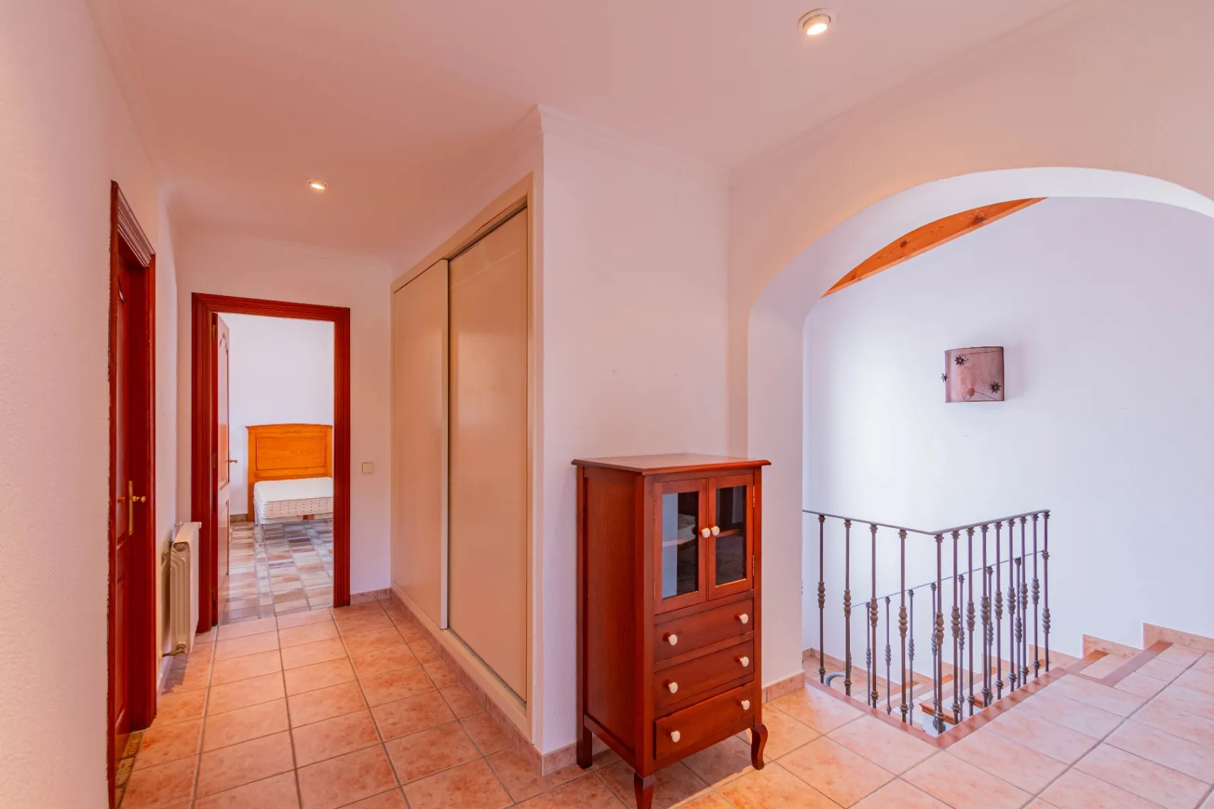 Chalet de 5 dormitorios en Gata de Gorgos disponible para alquiler de larga temporada