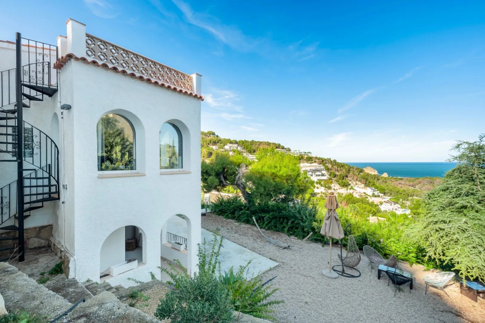4733 - Villa for sale in Jávea with sea views and a short distance from Portixol beach