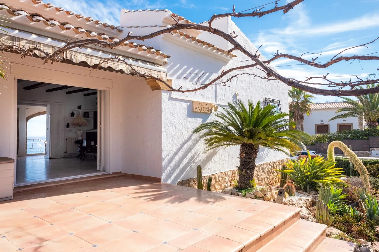 Mediterranean villa on the seafront