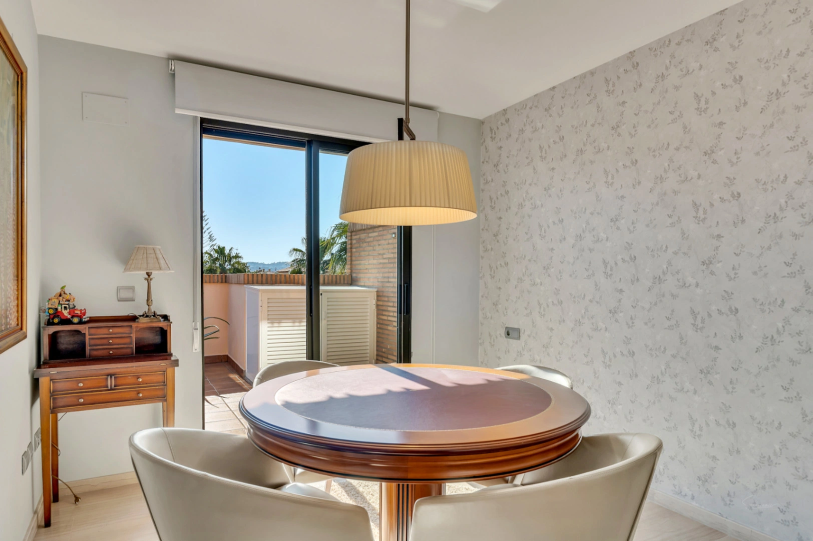 4691 - Amplio y moderno atico duplex ubicado a 200M de la playa