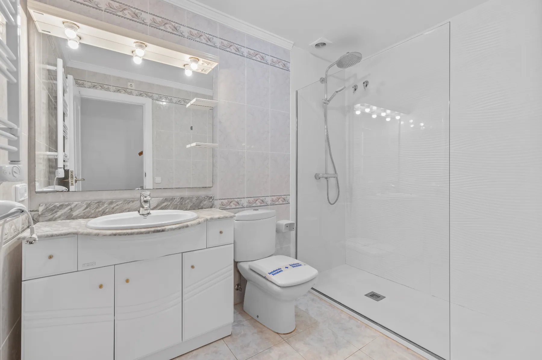 CRCB74550 - Amplio dúplex sureste con vistas al mar en venta en Moraira