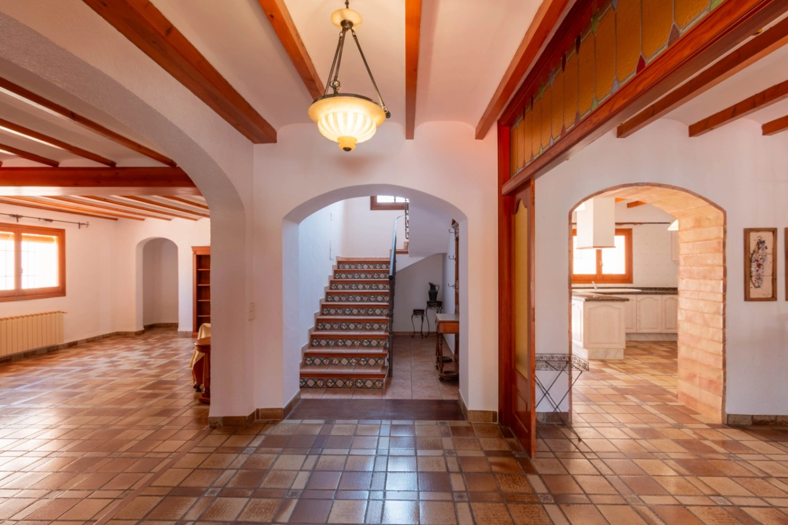 Chalet de 5 dormitorios en Gata de Gorgos disponible para alquiler de larga temporada