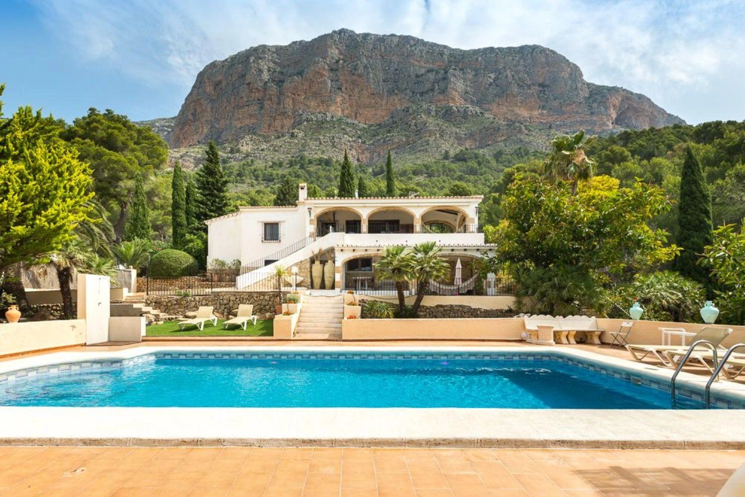 Bonita villa de estilo mediterraneo en la zona del montgo de javea...