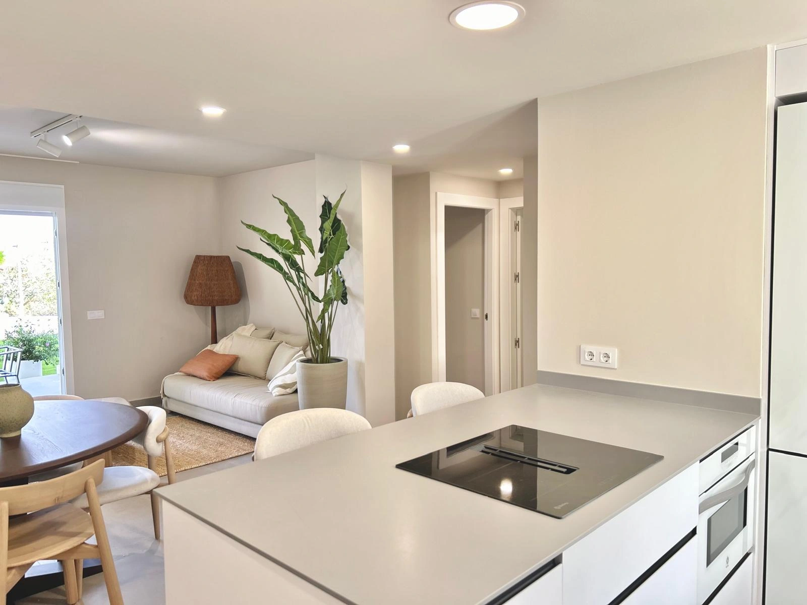 4673 - Apartamento planta baja con piscina en Denia