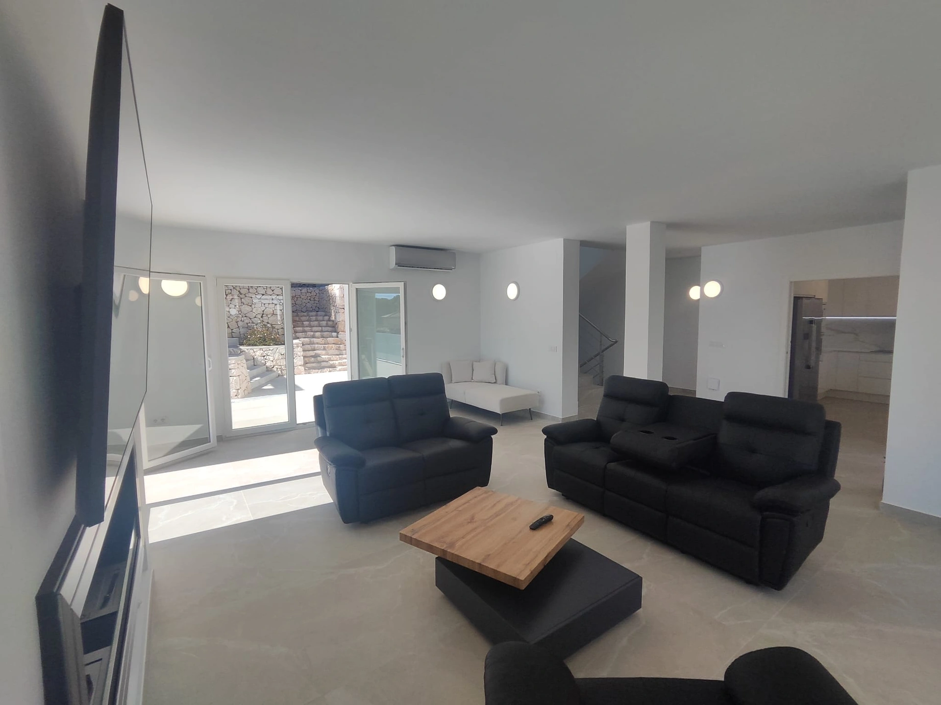 CRP193799 - Lujosa villa a estrenar con impresionantes vistas al mar