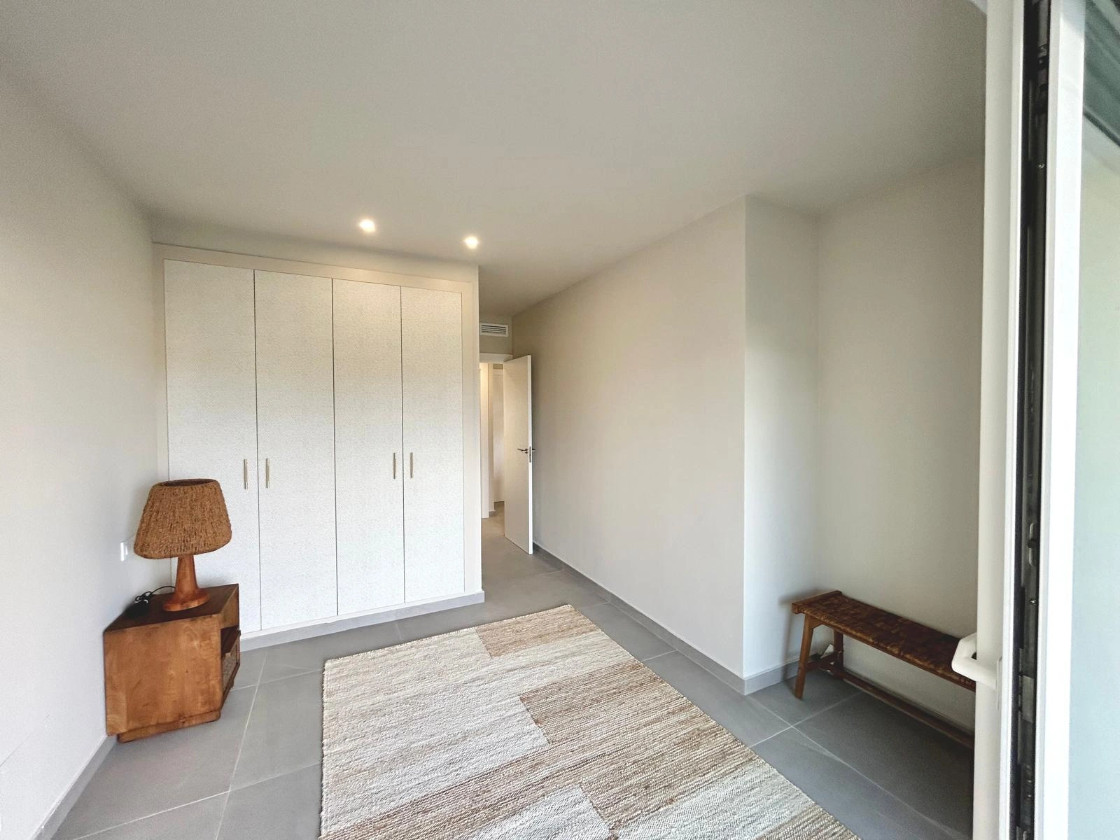 4673 - Apartamento planta baja con piscina en Denia