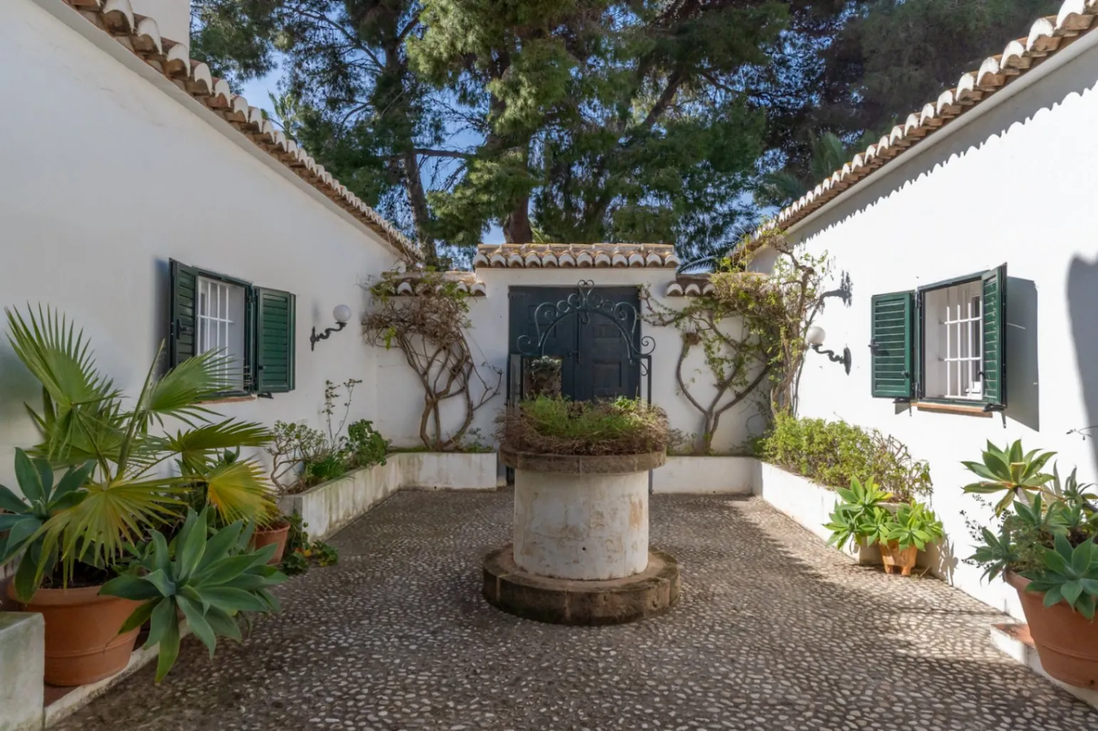 4825 - Villa impressionnante avec des vues incroyables sur la mer dans la urbanisation El Tosalet.