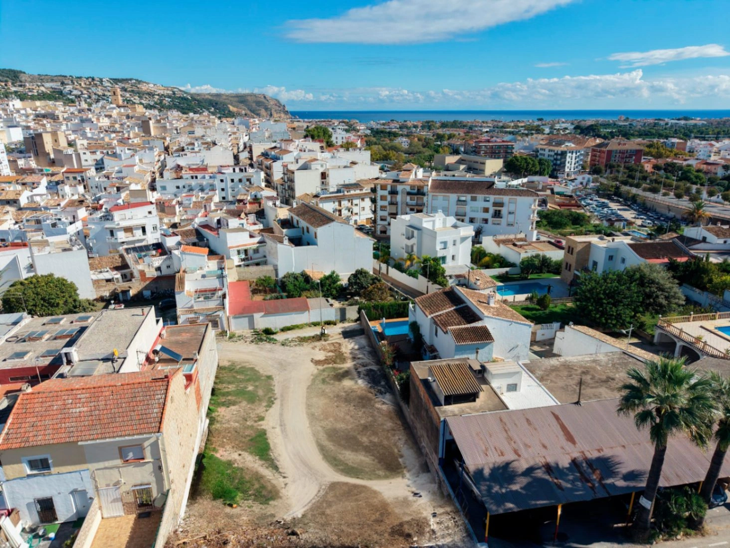 Parcela construcción intensiva apartamentos en venta en Javea...