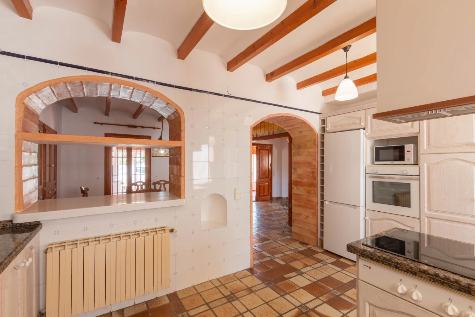 Chalet de 5 dormitorios en Gata de Gorgos disponible para alquiler de larga temporada