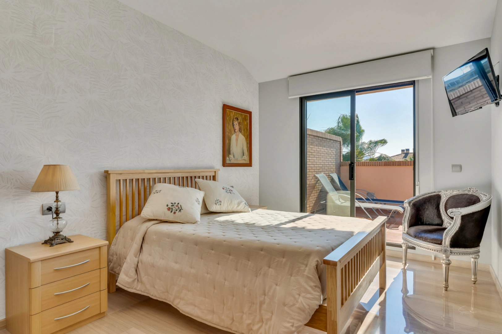 4691 - Amplio y moderno atico duplex ubicado a 200M de la playa