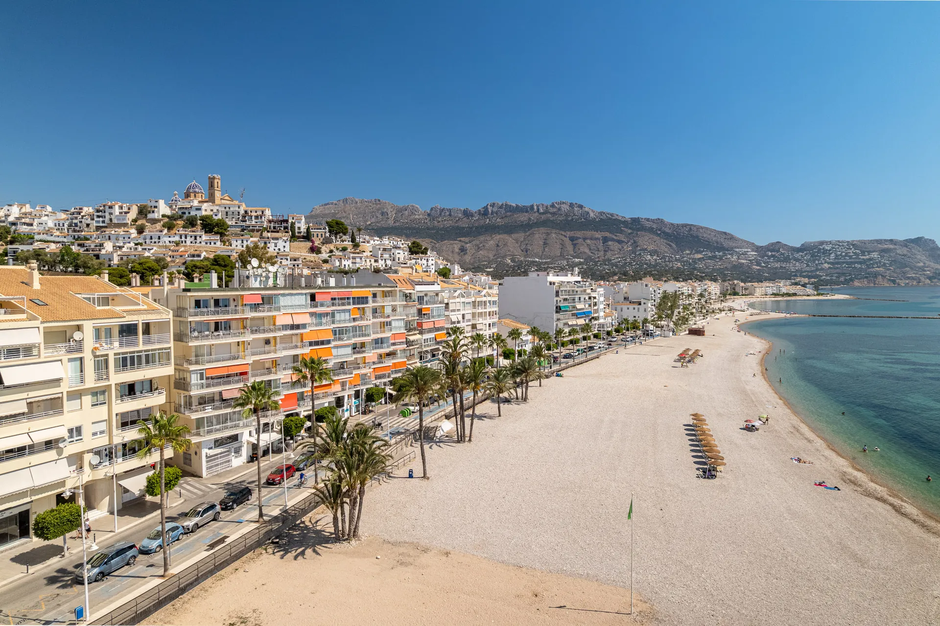 CRCB46944 - Vida Frente al Mar: Apartamento Renovado de 2 Dormitorios en Venta en Altea a Solo Pasos del Mediterráneo