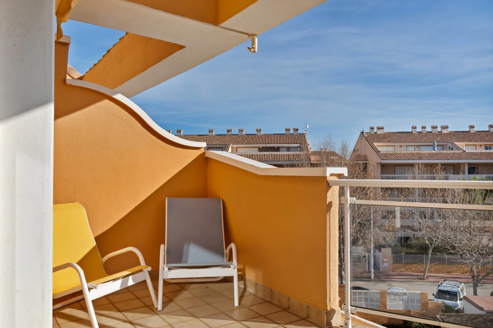 4776 - Apartamento espacioso de tres habitaciones muy cerca del mar