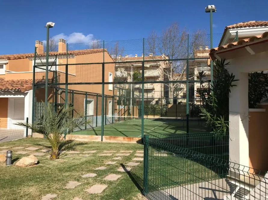 4776 - Apartamento espacioso de tres habitaciones muy cerca del mar