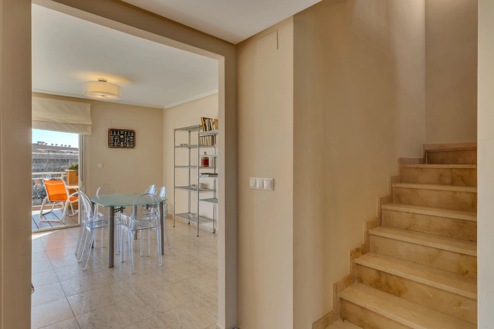 4776 - Apartamento espacioso de tres habitaciones muy cerca del mar