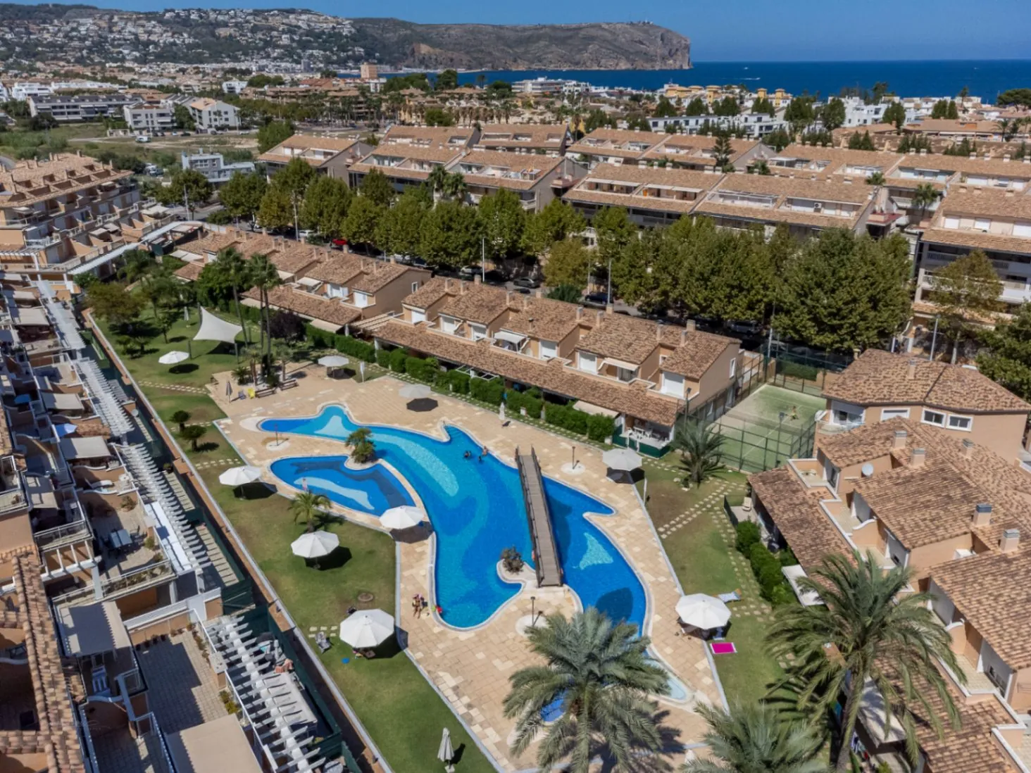 4776 - Apartamento espacioso de tres habitaciones muy cerca del mar