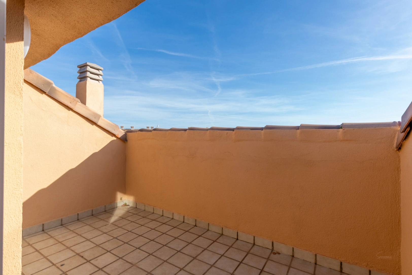4776 - Apartamento espacioso de tres habitaciones muy cerca del mar
