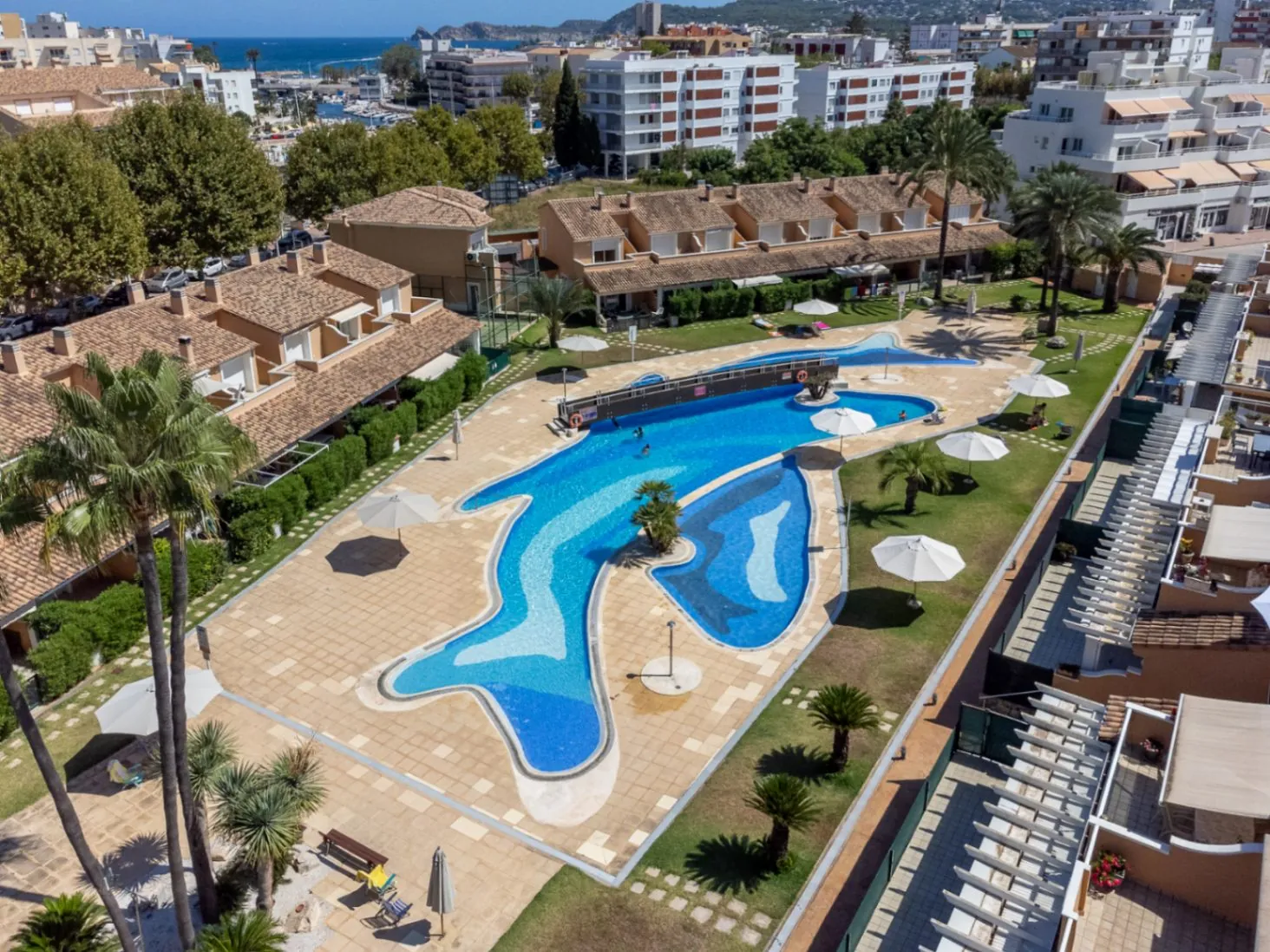 4776 - Apartamento espacioso de tres habitaciones muy cerca del mar