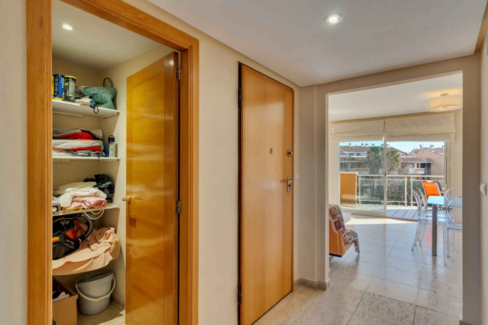 4776 - Apartamento espacioso de tres habitaciones muy cerca del mar