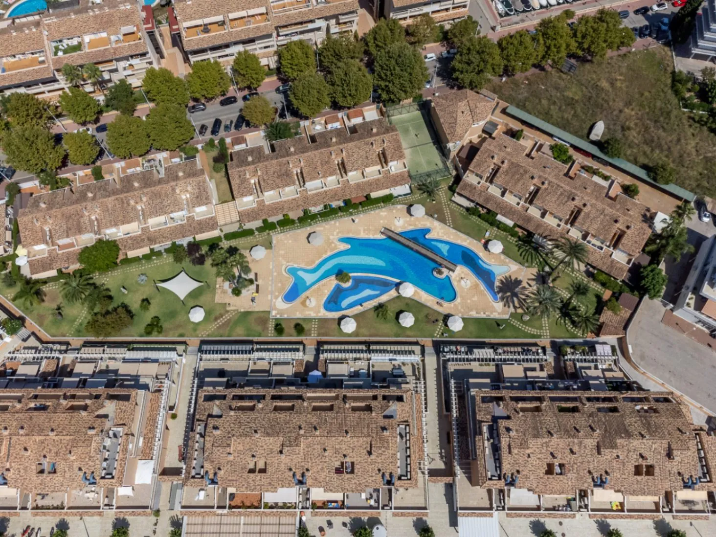 4776 - Apartamento espacioso de tres habitaciones muy cerca del mar