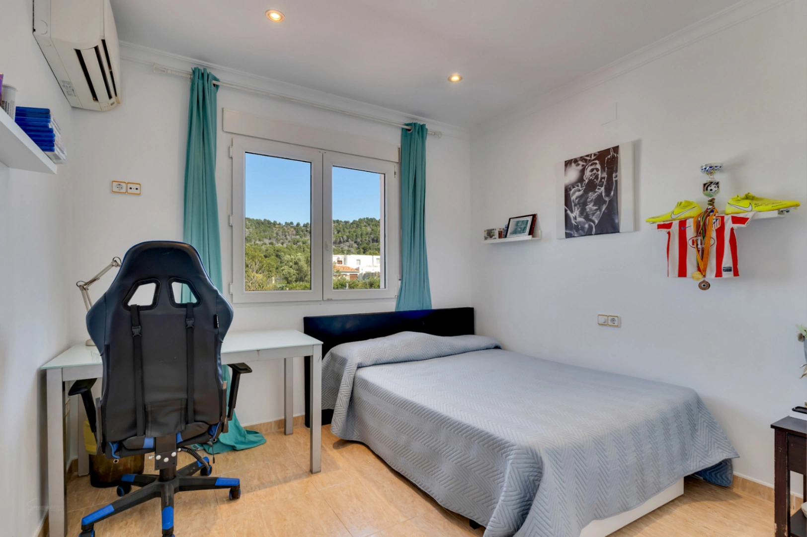 4337 - Villa dans un quartier exceptionnellement calme, avec une vue dégagée et un grand potentiel.