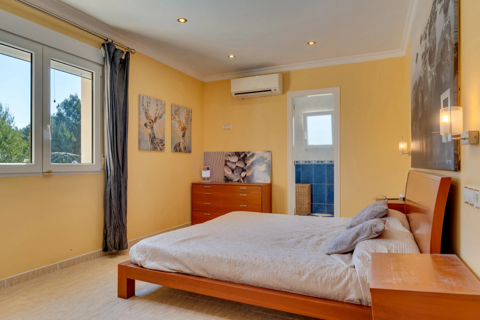 4337 - Villa dans un quartier exceptionnellement calme, avec une vue dégagée et un grand potentiel.