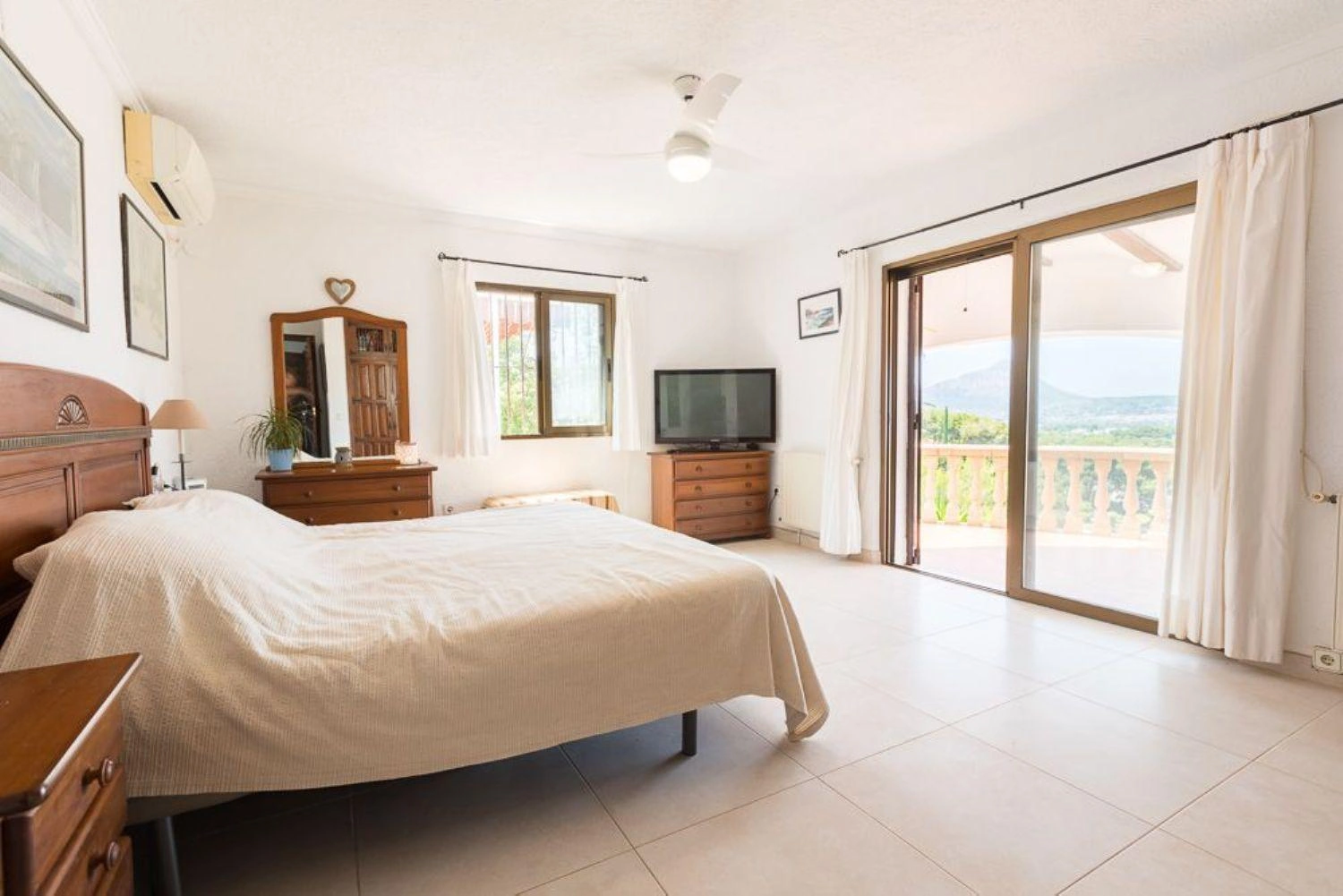 4561 - Impresionantes vistas al mar, con apartamento de invitados