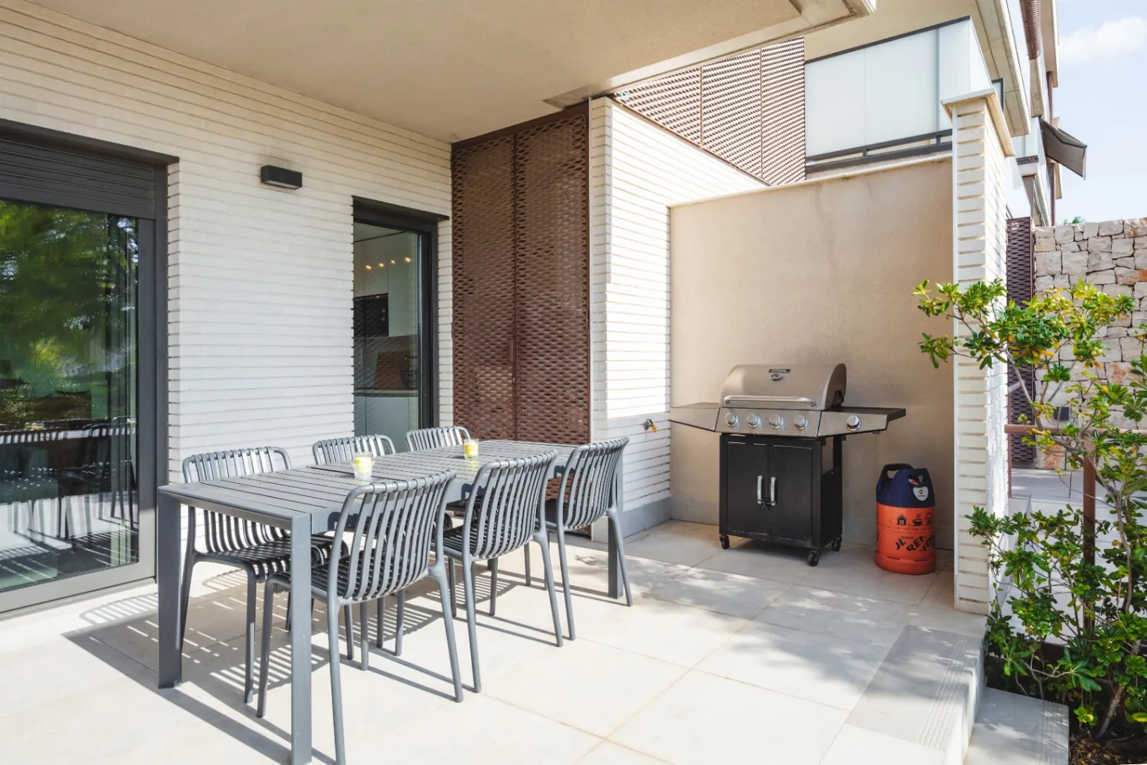CR1055 - Planta baja con encanto a escasos 350 metros del mar en Jávea