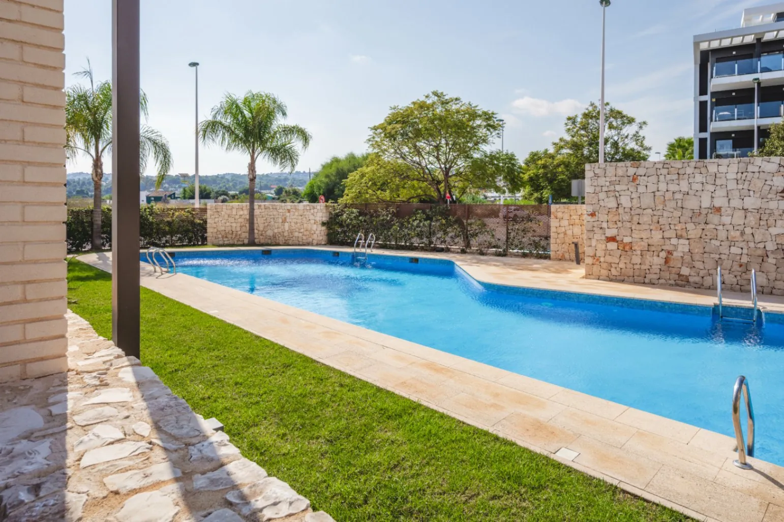 CR1055 - Planta baja con encanto a escasos 350 metros del mar en Jávea