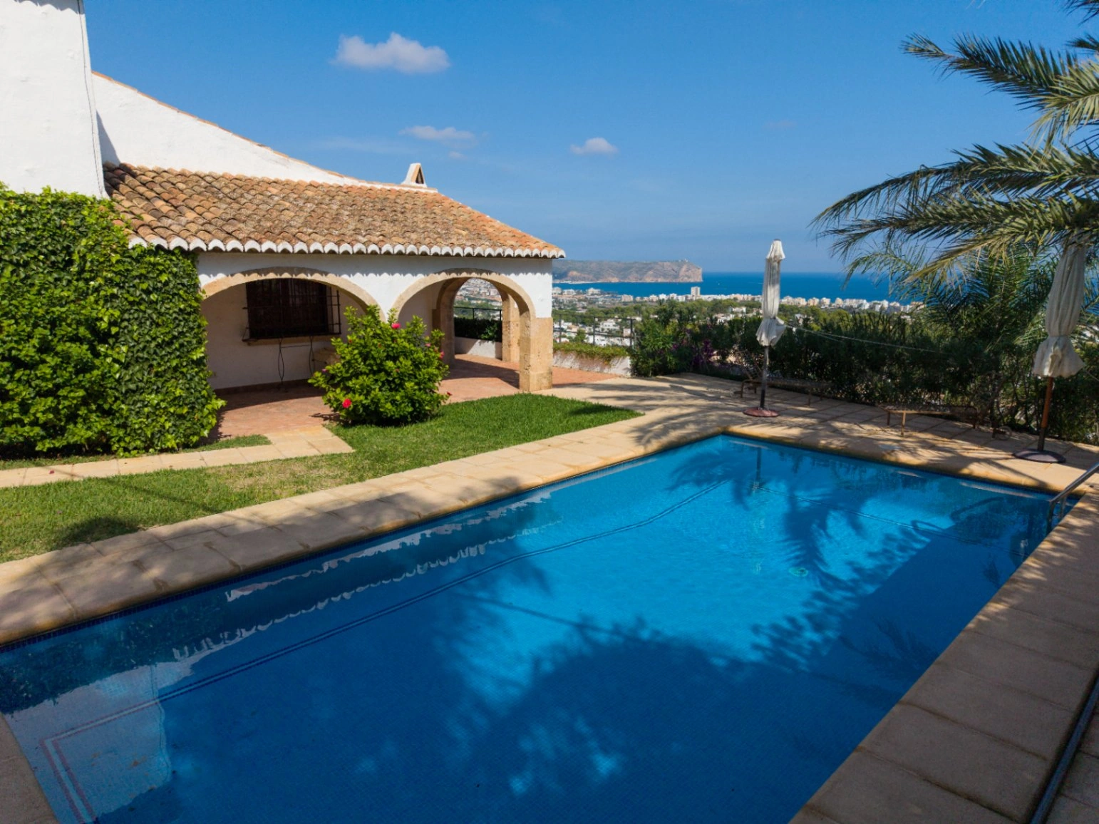CR1047 - Villa con espectaculares vistas al mar en la urbanizacion ´´El Tosalet´´ en  Jávea