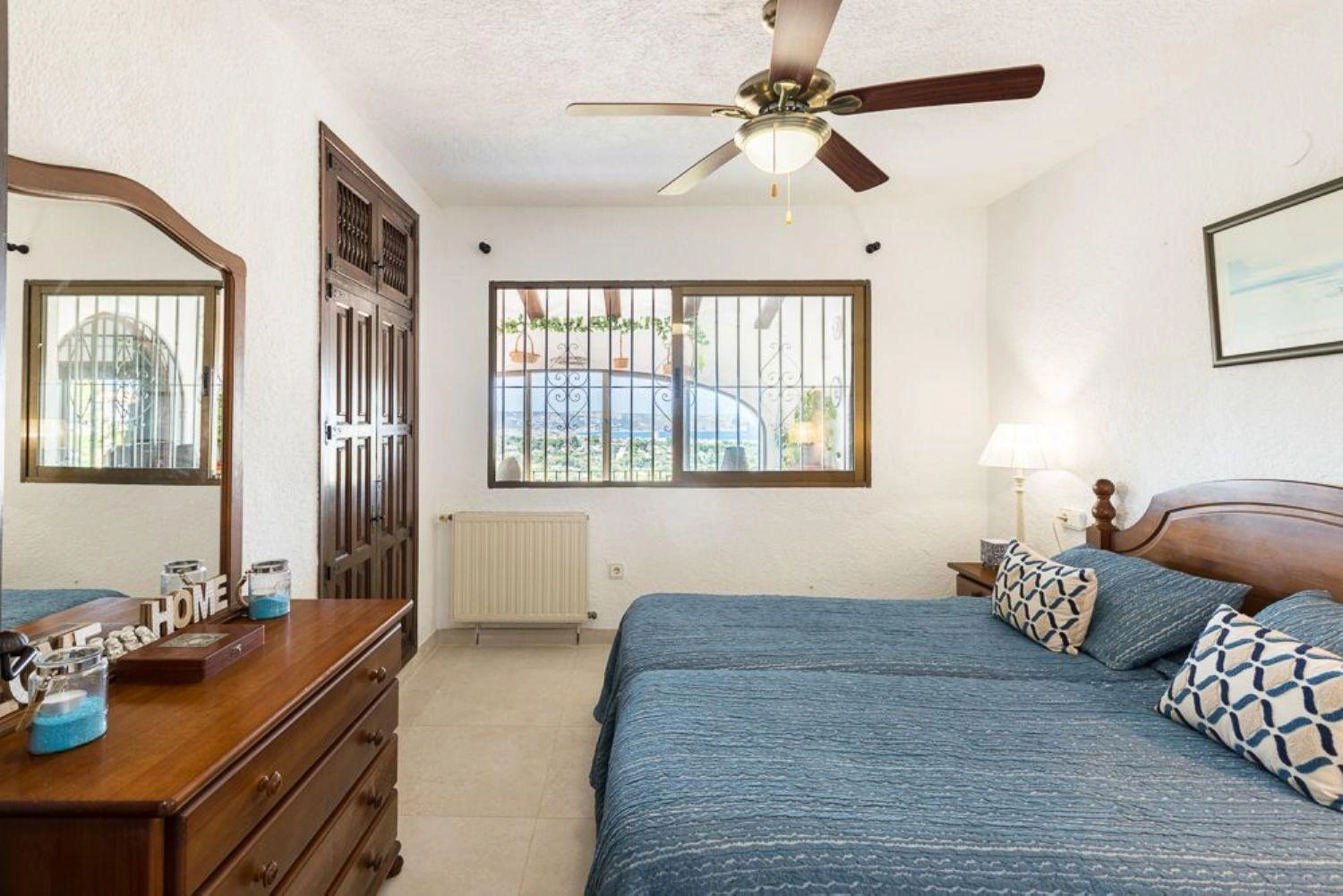 4561 - Impresionantes vistas al mar, con apartamento de invitados