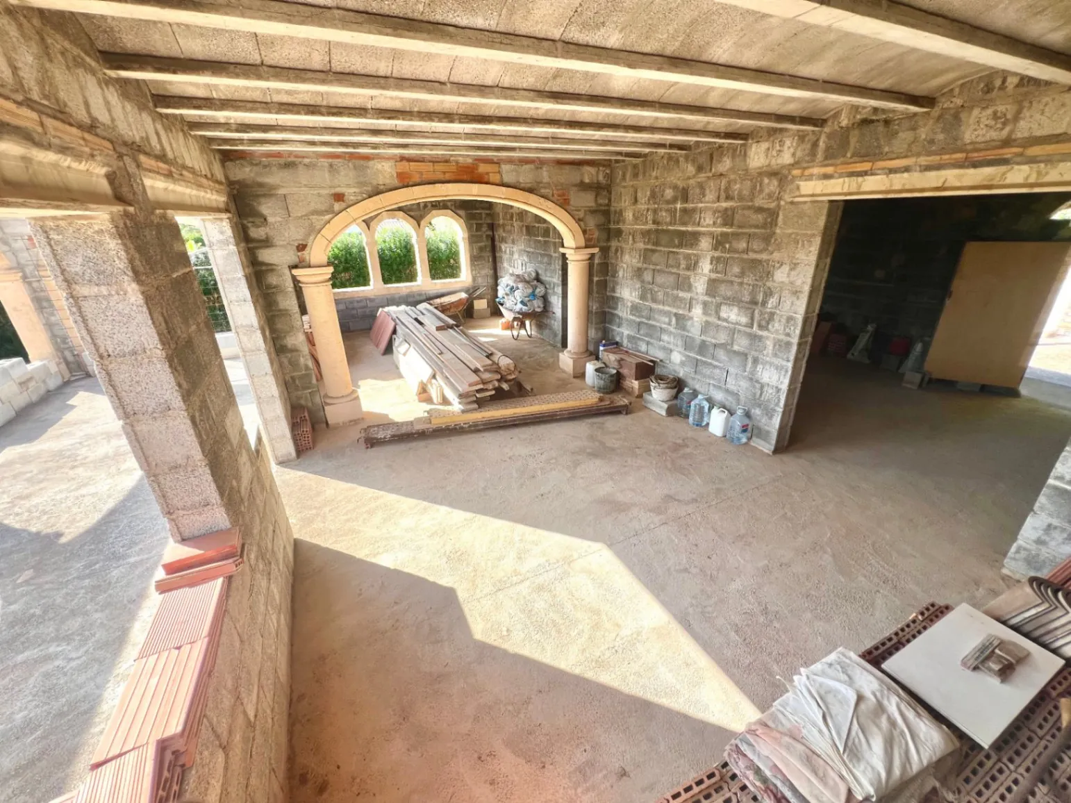 4782 - Propiedad con gran parcela, con una construcción para finalizar, en una demandada zona de Jávea