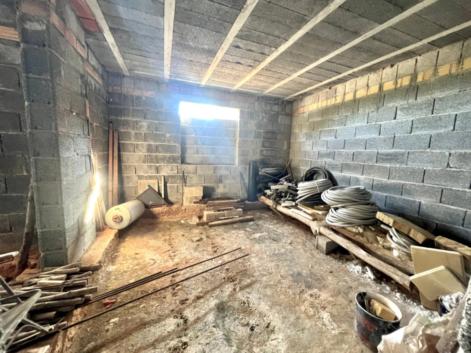4782 - Propiedad con gran parcela, con una construcción para finalizar, en una demandada zona de Jávea