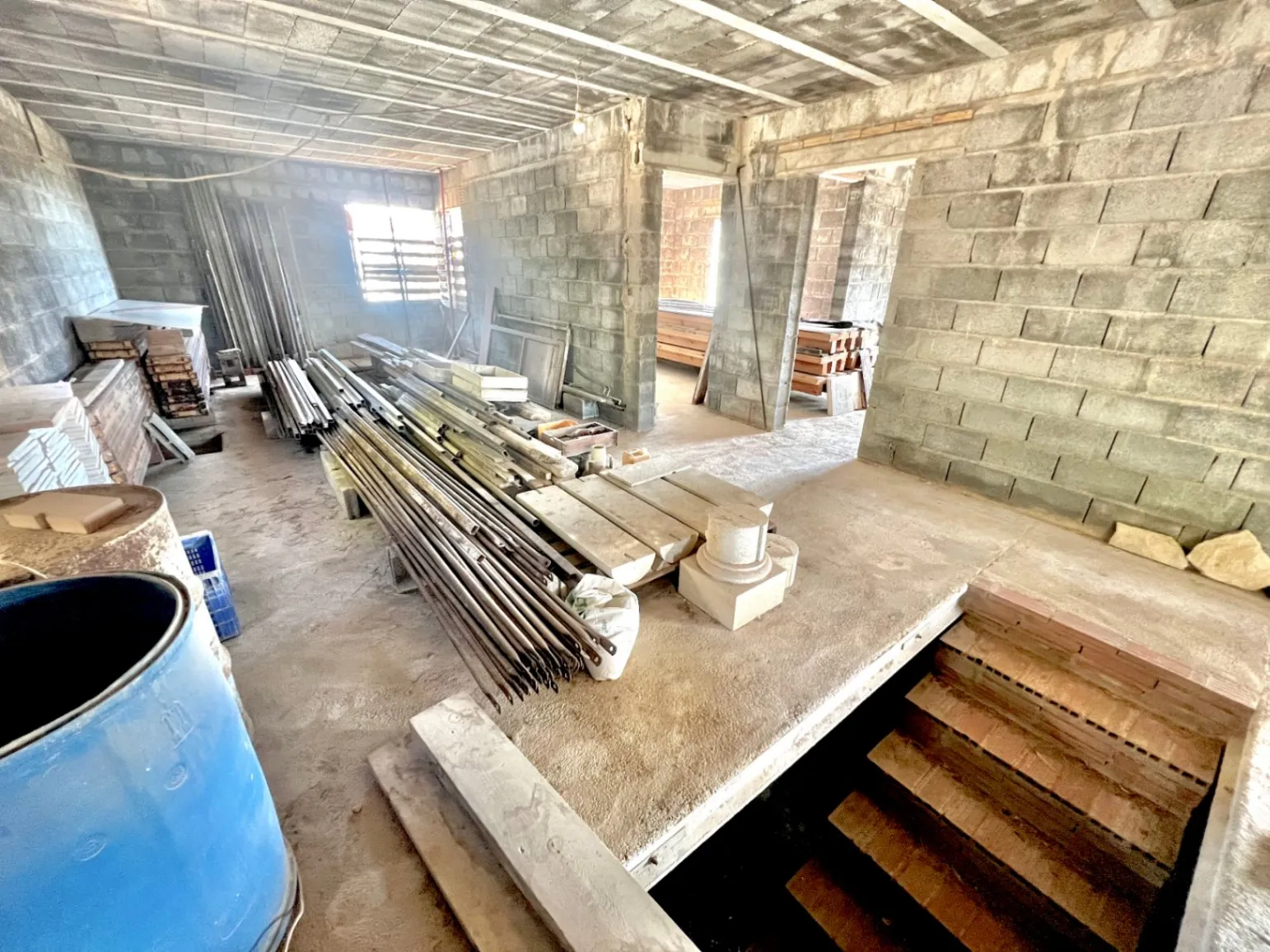 4782 - Propiedad con gran parcela, con una construcción para finalizar, en una demandada zona de Jávea