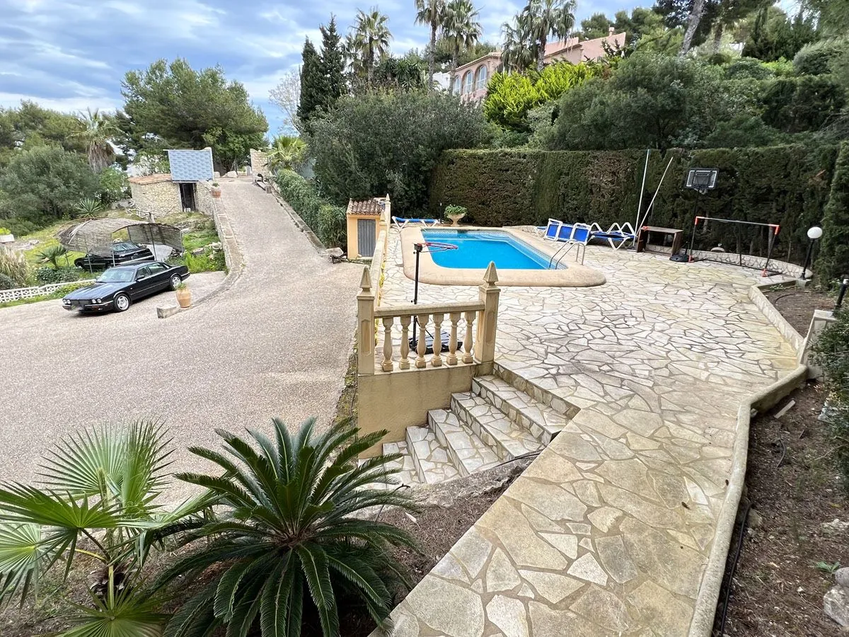 4505 - Villa cerca de la playa con vistas al mar en Jávea