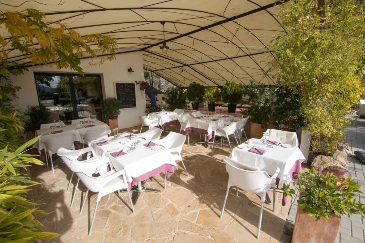 4853 - Restaurante consolidado + vivienda arriba – Jávea (Costa Blanca Norte)