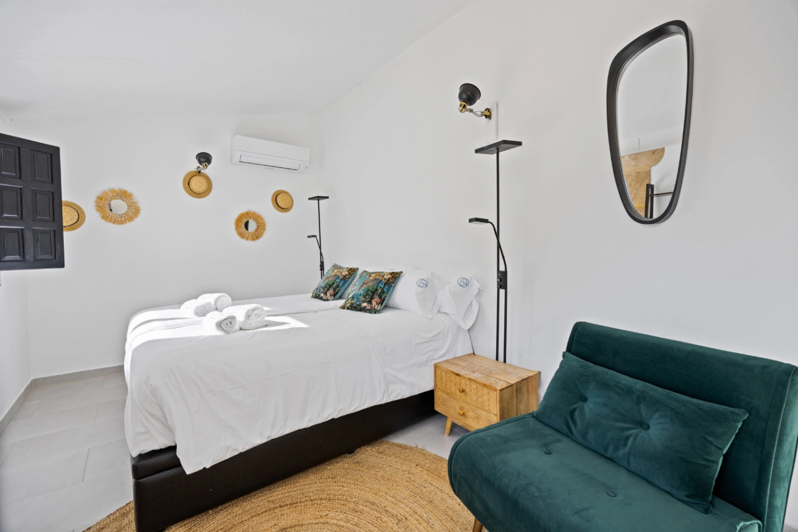 4812 - Villa rénovée dans la zone du Montgo avec maison indépendante pour invités.