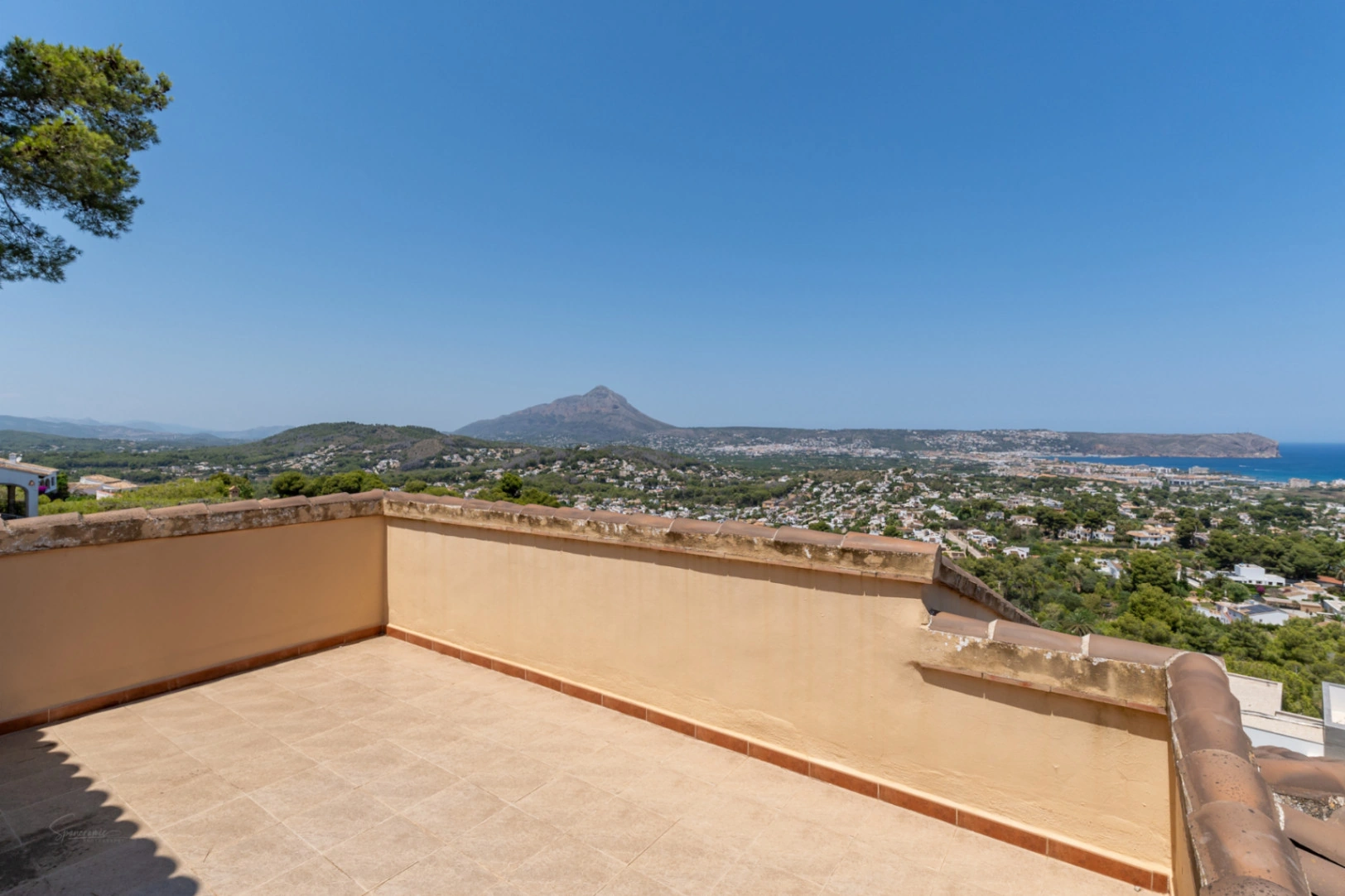 4739 - VILLA MÉDITERRANÉENNE AVEC VUES IMPRENABLES SUR JÁVEA