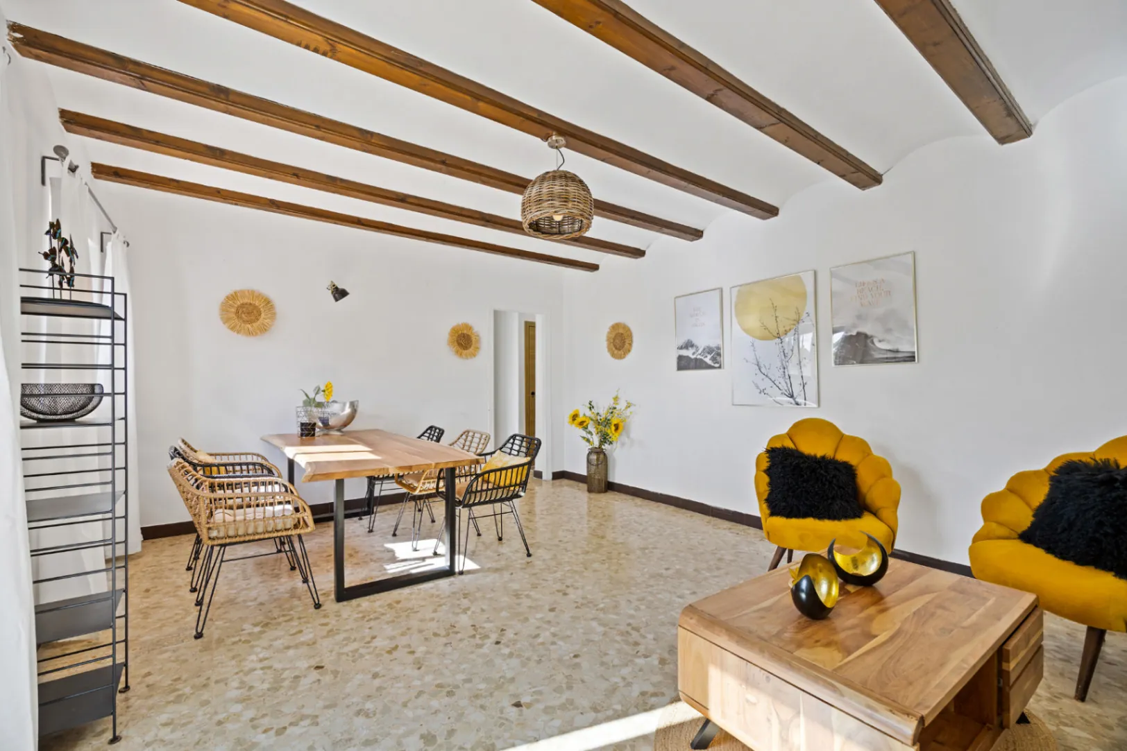 4812 - Villa rénovée dans la zone du Montgo avec maison indépendante pour invités.