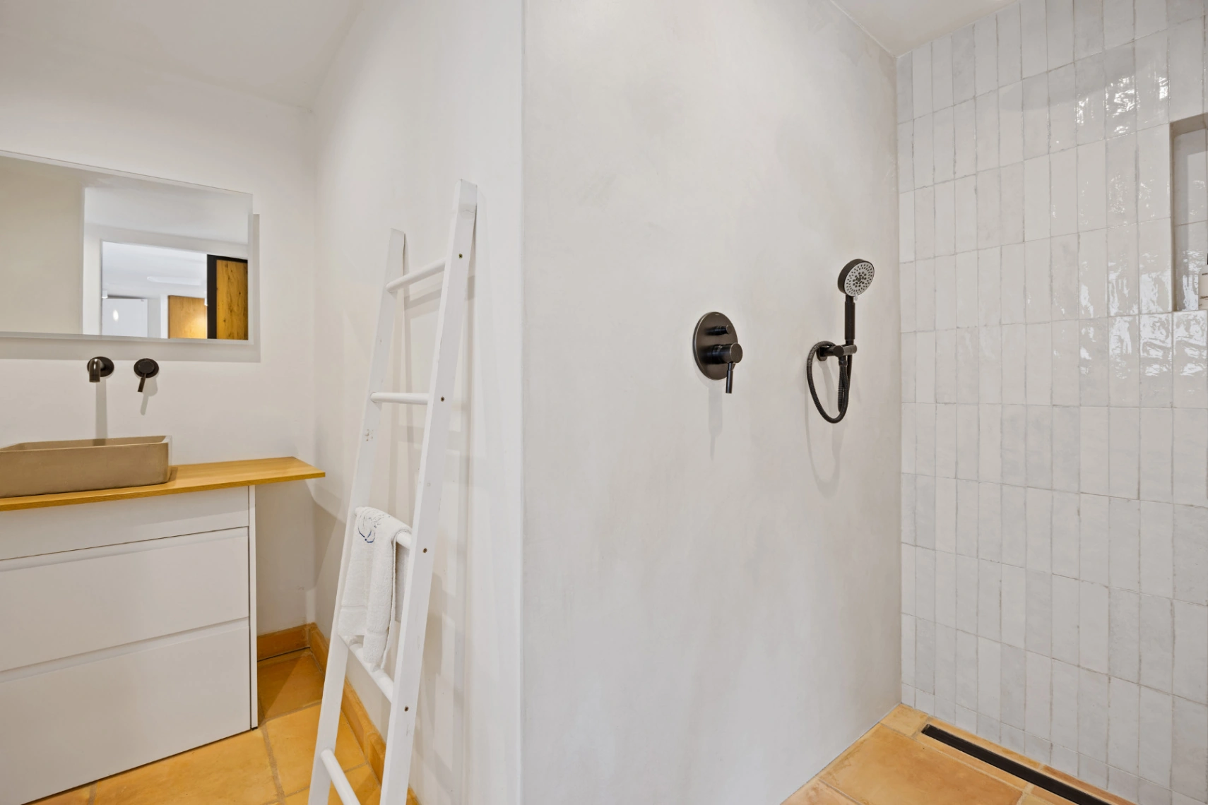 4812 - Villa rénovée dans la zone du Montgo avec maison indépendante pour invités.