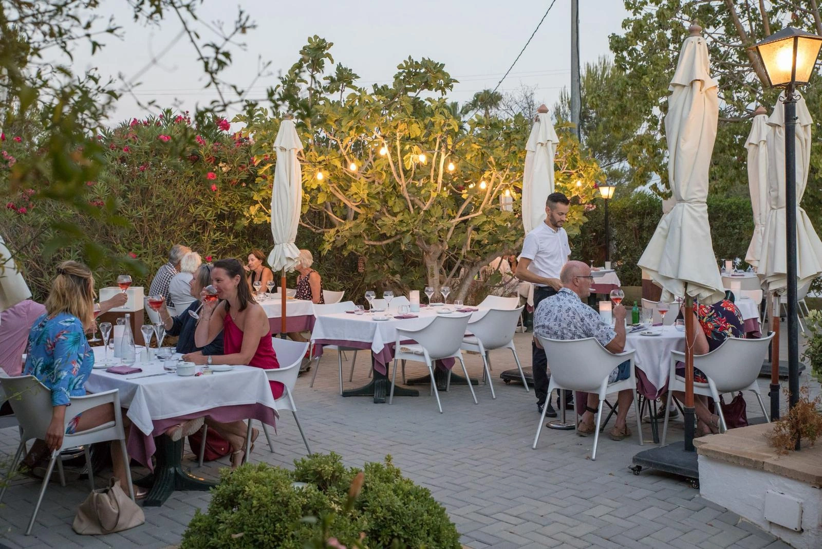 4853 - Restaurante consolidado + vivienda arriba – Jávea (Costa Blanca Norte)