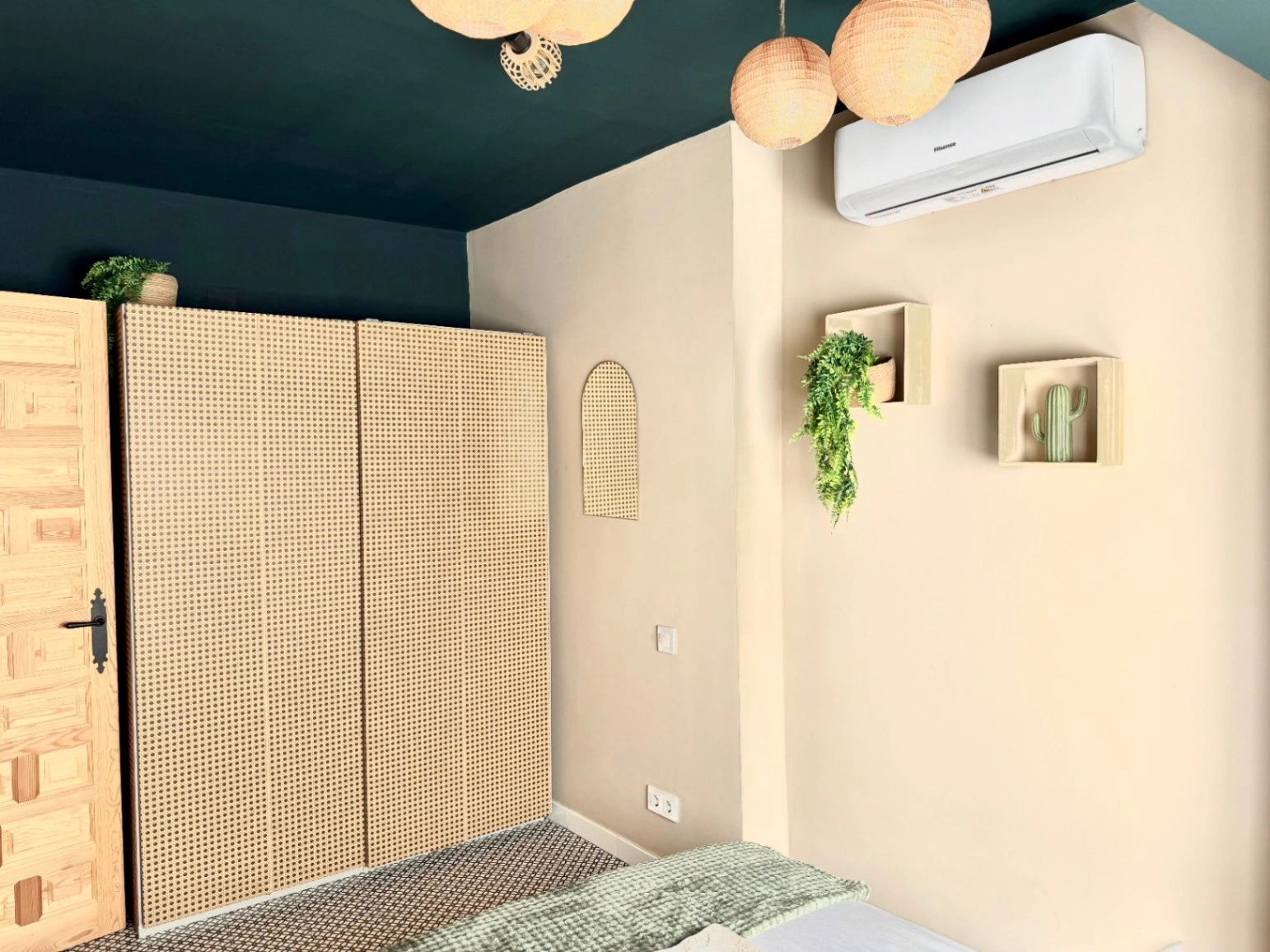 4843 - Bonito apartamento adosado reformado a tan solo 350M de la playa, con gran terraza