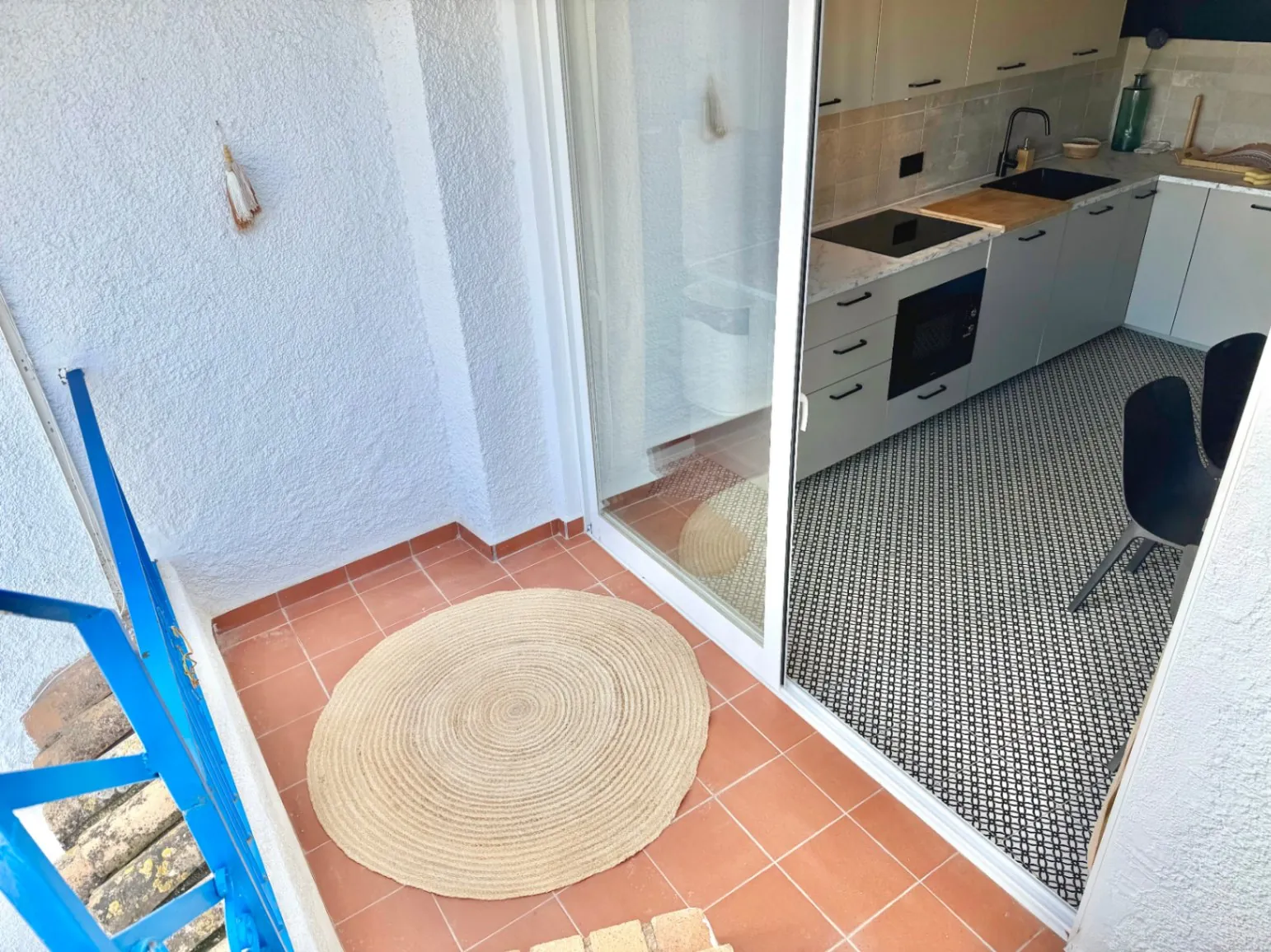4843 - Bonito apartamento adosado reformado a tan solo 350M de la playa, con gran terraza