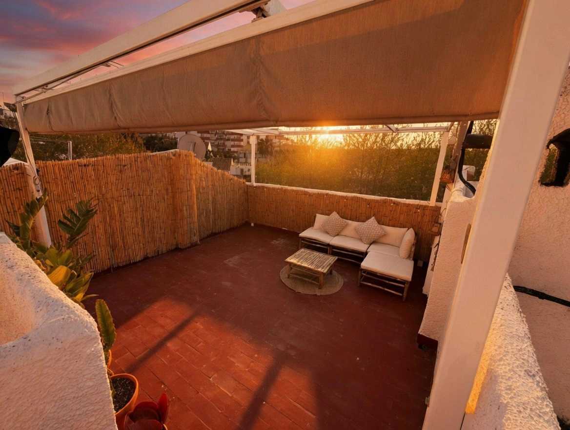 4843 - Bonito apartamento adosado reformado a tan solo 350M de la playa, con gran terraza