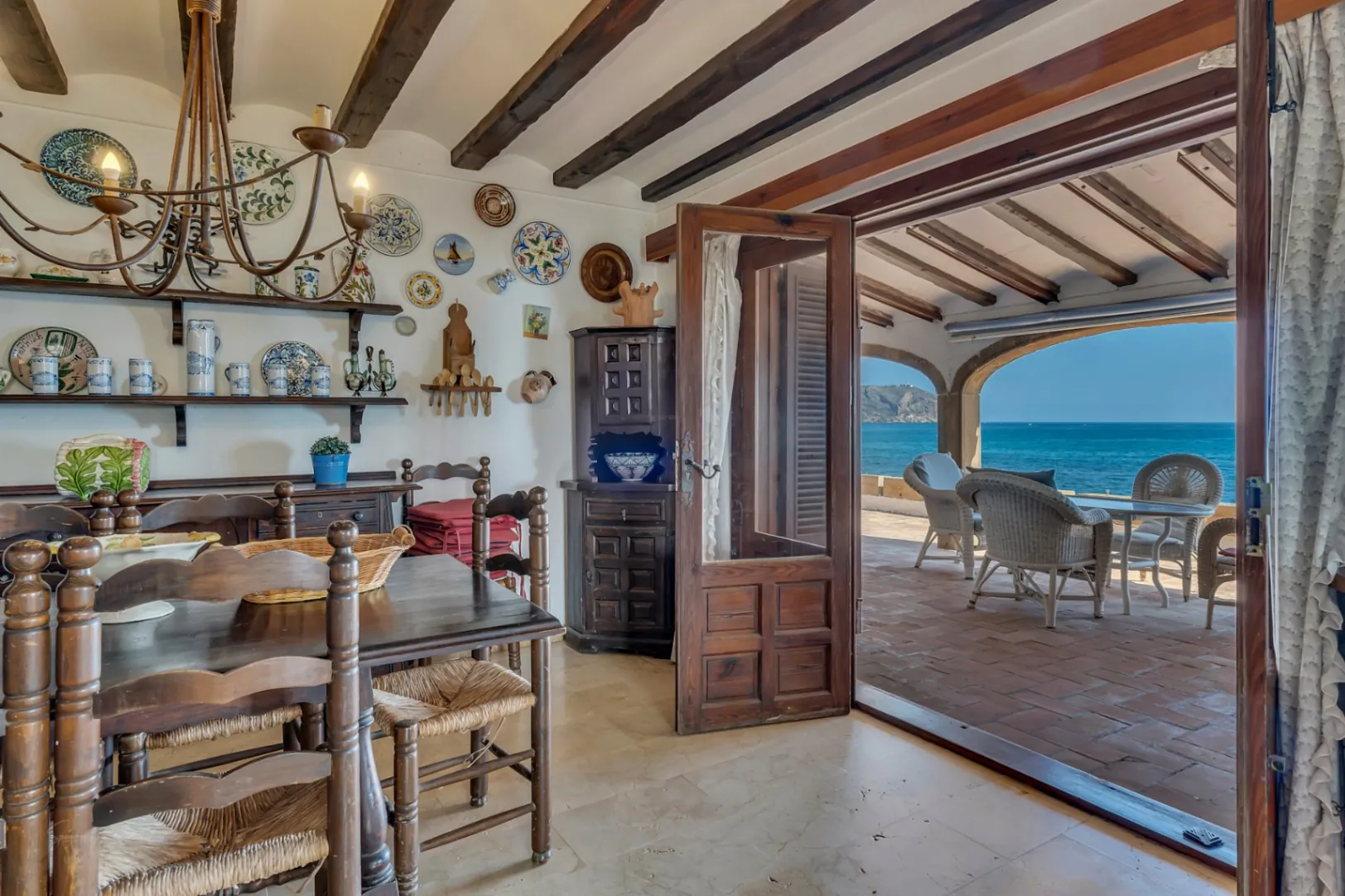 4731 - Villa en primera línea del mar con pista de tenis y piscina, Jávea