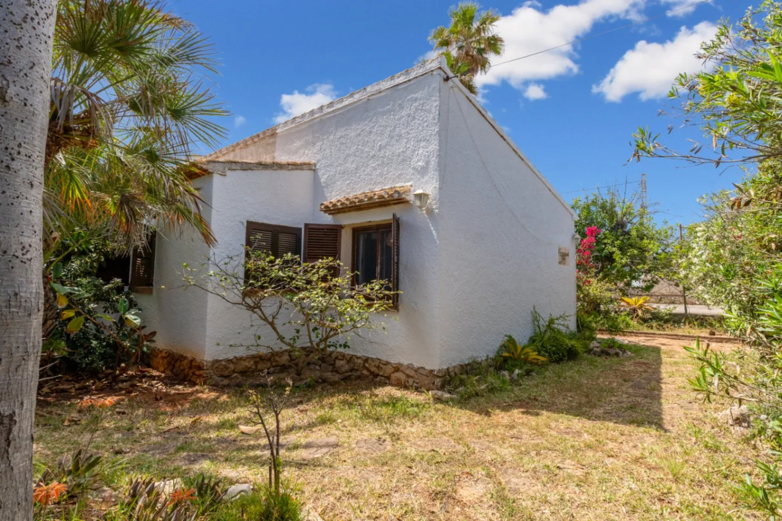 4731 - Villa en primera línea del mar con pista de tenis y piscina, Jávea